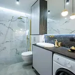 Exclusive Gold Daire Krakow
